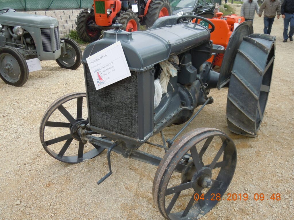 Trattrice Agricola Marca FORDSON Alimentazioe PetrilioCv 25 Anno di fabbricazione 1918